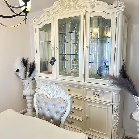 Special Rate Worthy Posh And Magnificent 4 Bedrooms And Two & Half Bath 格林贝尔特 外观 照片