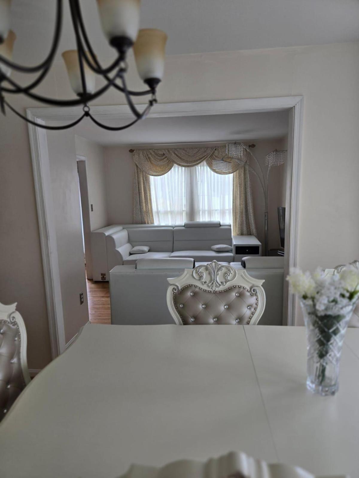 Special Rate Worthy Posh And Magnificent 4 Bedrooms And Two & Half Bath 格林贝尔特 外观 照片