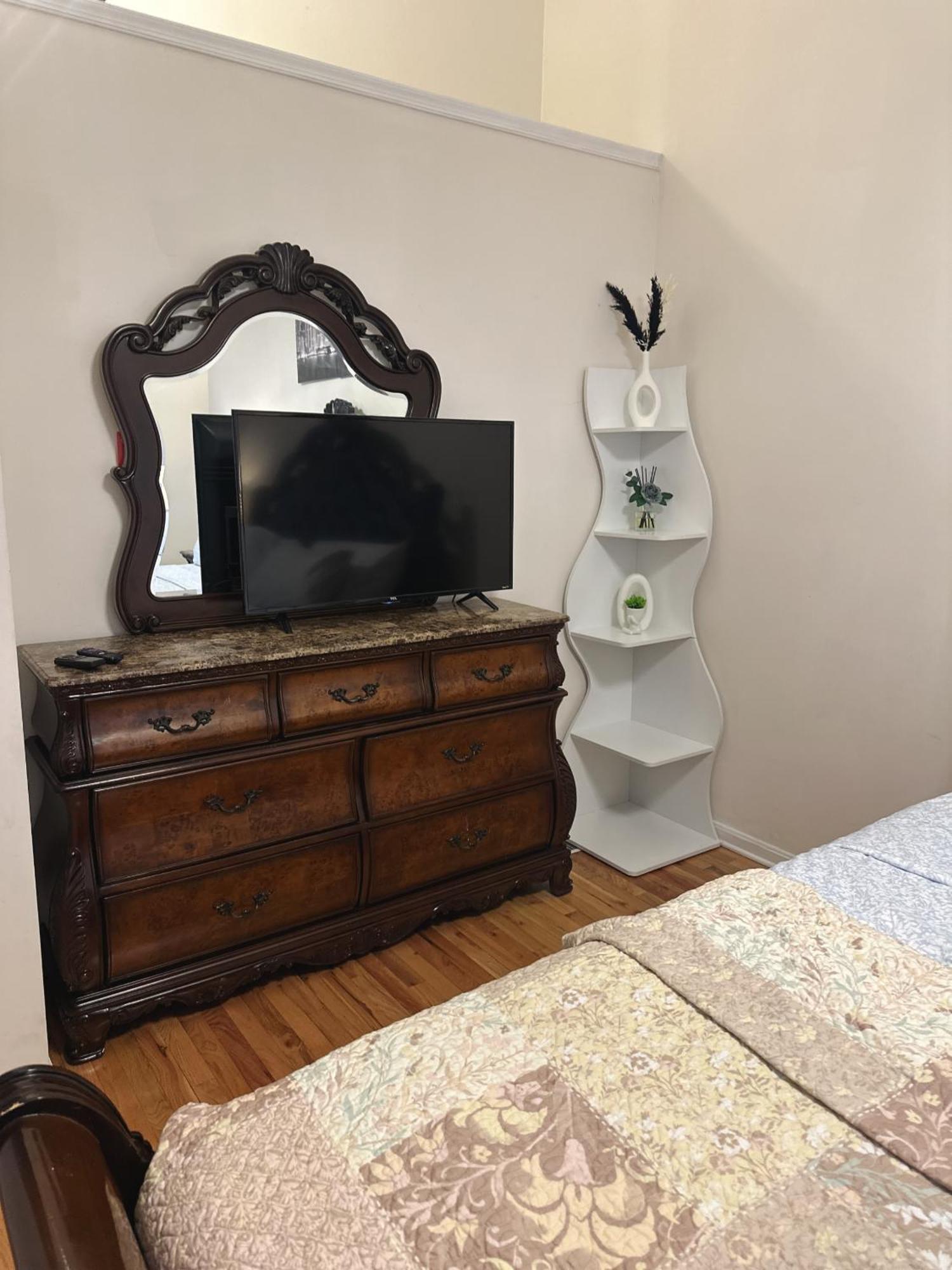 Special Rate Worthy Posh And Magnificent 4 Bedrooms And Two & Half Bath 格林贝尔特 外观 照片