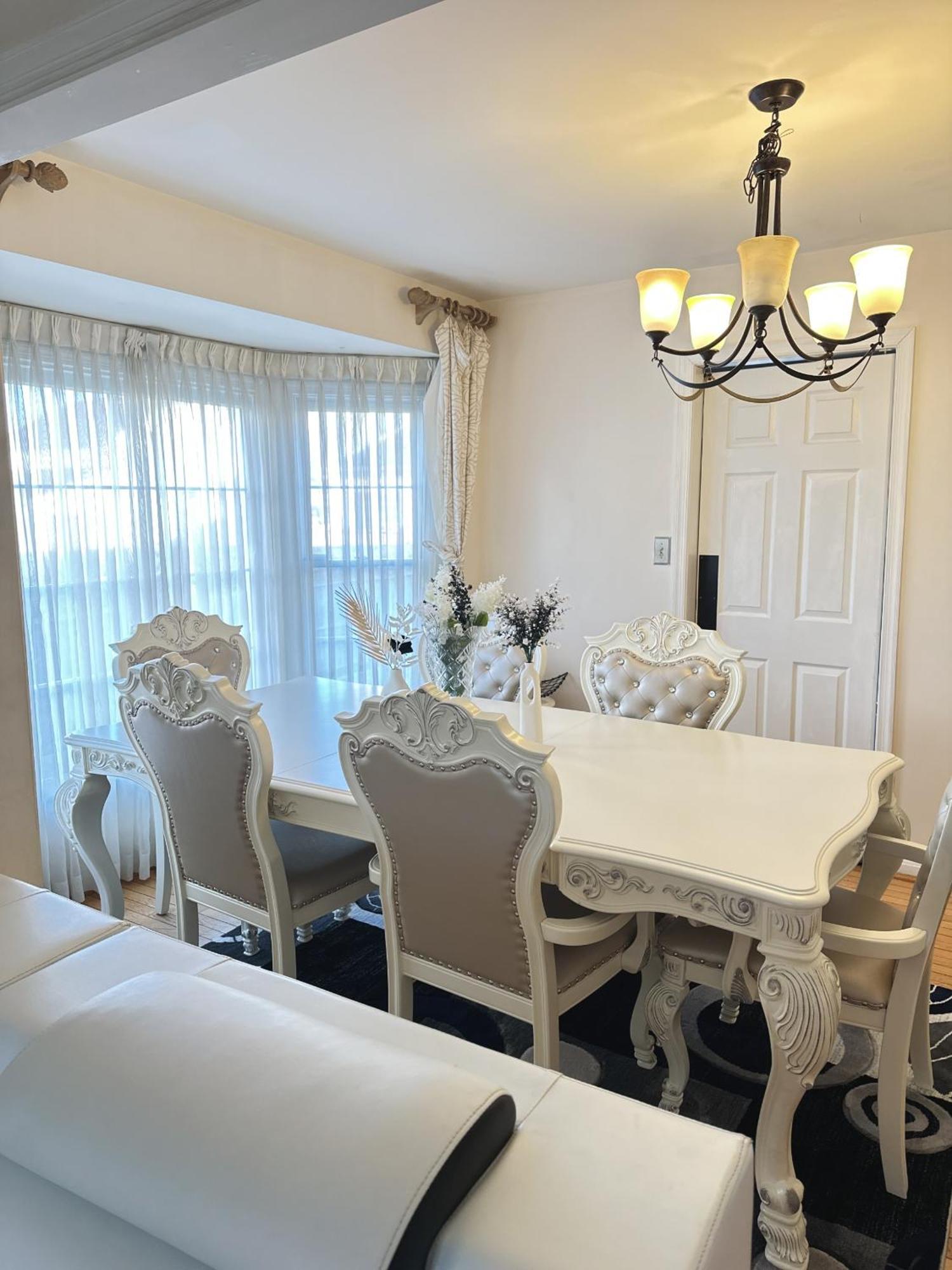 Special Rate Worthy Posh And Magnificent 4 Bedrooms And Two & Half Bath 格林贝尔特 外观 照片